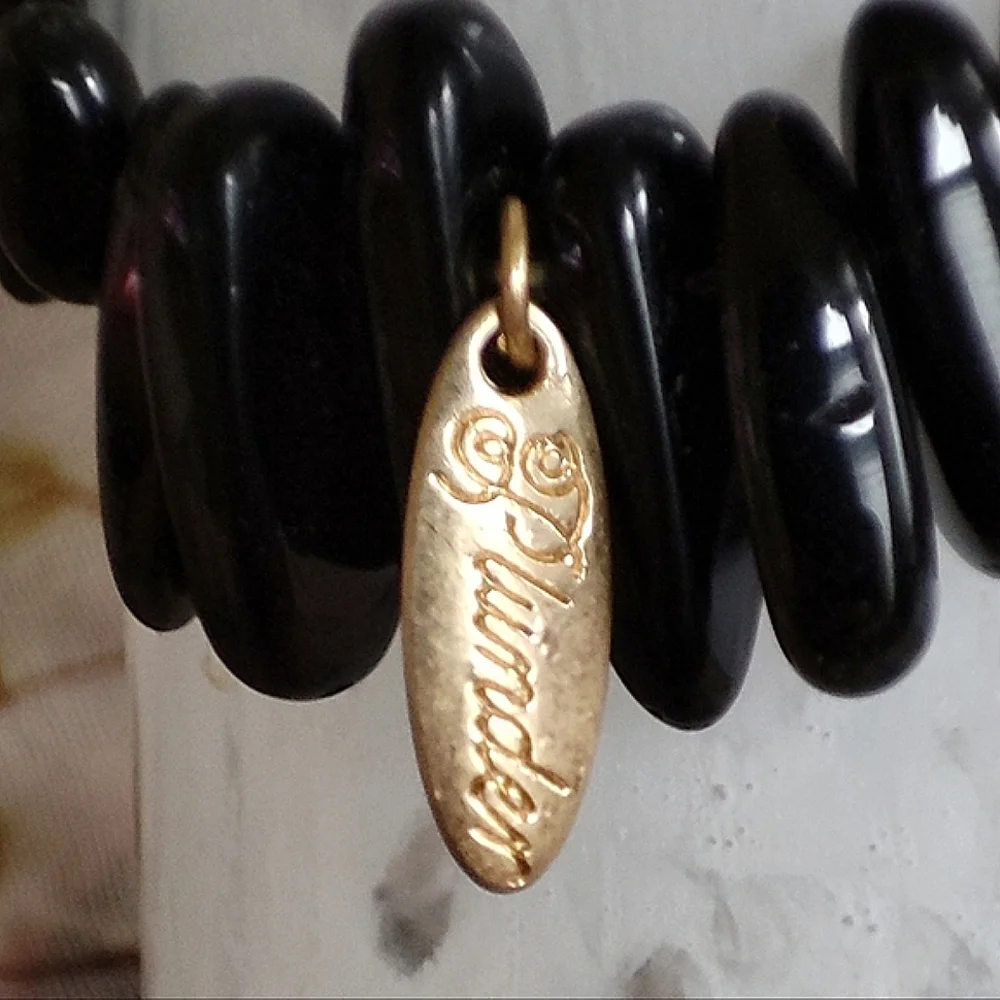 Plunder Black Smooth Tumbled Stone Cream Druzy Gold Tone Stretch Bracelet EUC
